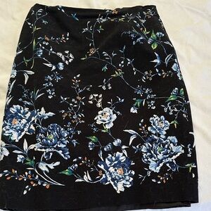 White House Black Market Black Floral Pencil Skirt
